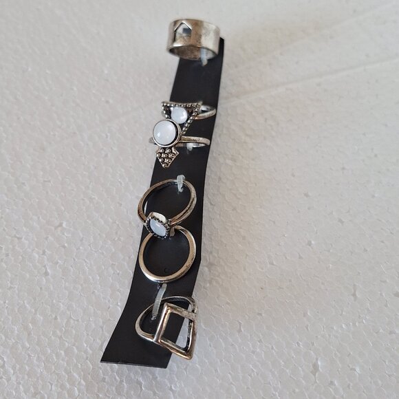 👠 5 for $25 SET OF RINGS COSTUME JEWELLERY - Picture 4 of 5